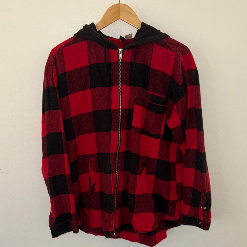 Divided Red and Black Checkered Hoodie Men’s Large